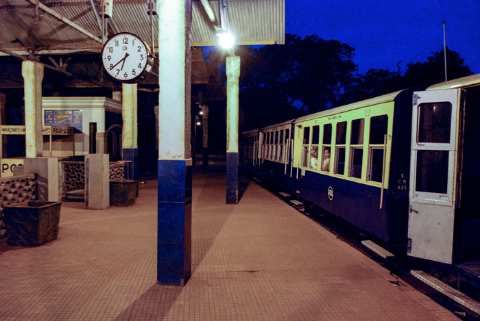 Catching the toy train for the descent from the plateau