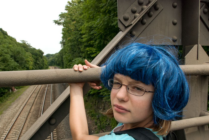 Wig girls wait for Metro North